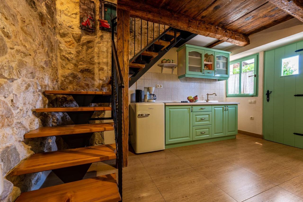 Parona Holiday Home Врбник Экстерьер фото