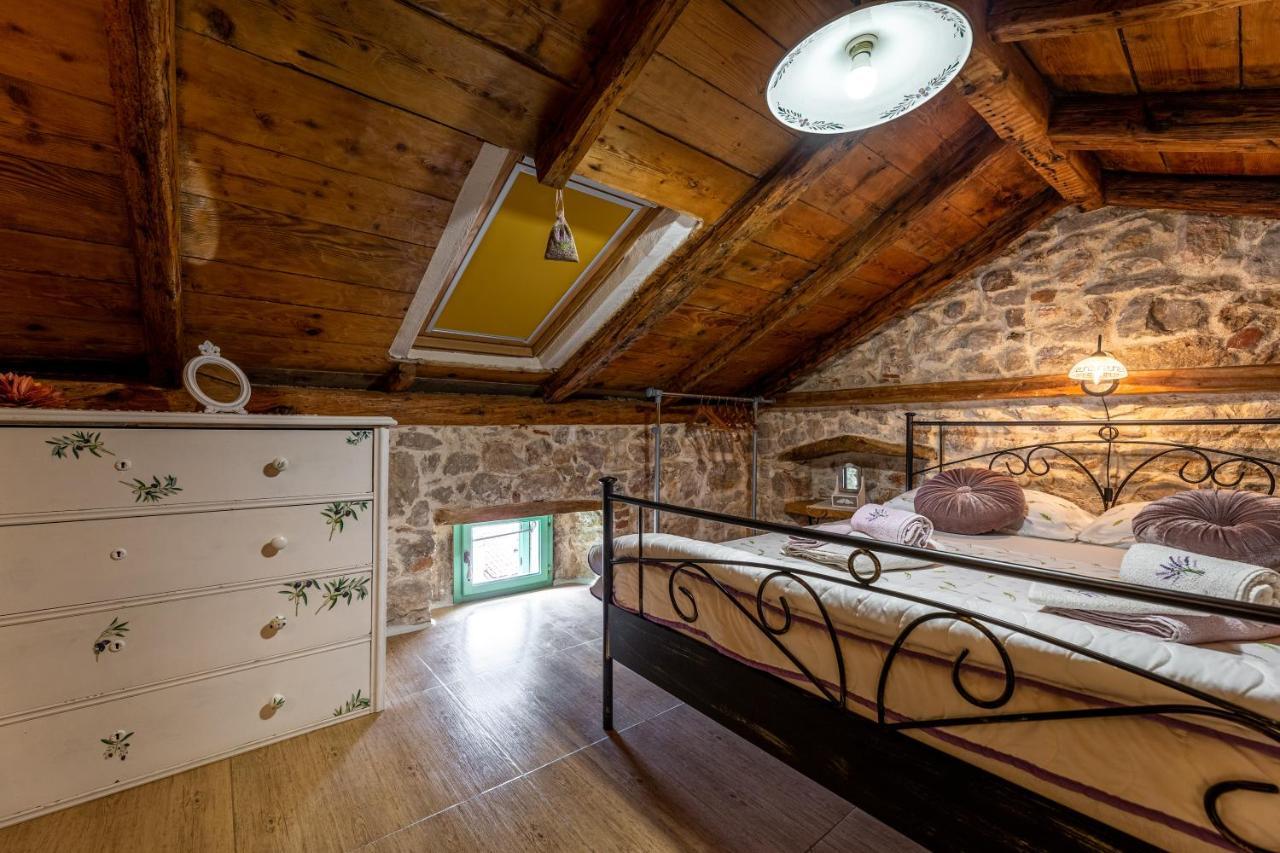 Parona Holiday Home Врбник Экстерьер фото